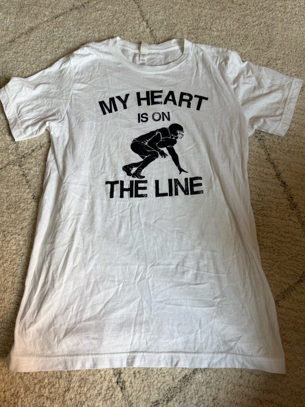 White 'My Heart Is On The Line' Graphic Short Sleeve Shirt Size Medium